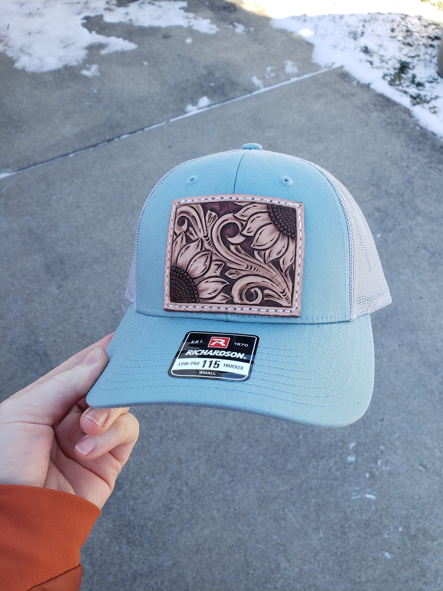 Tooled sunflowers snapback