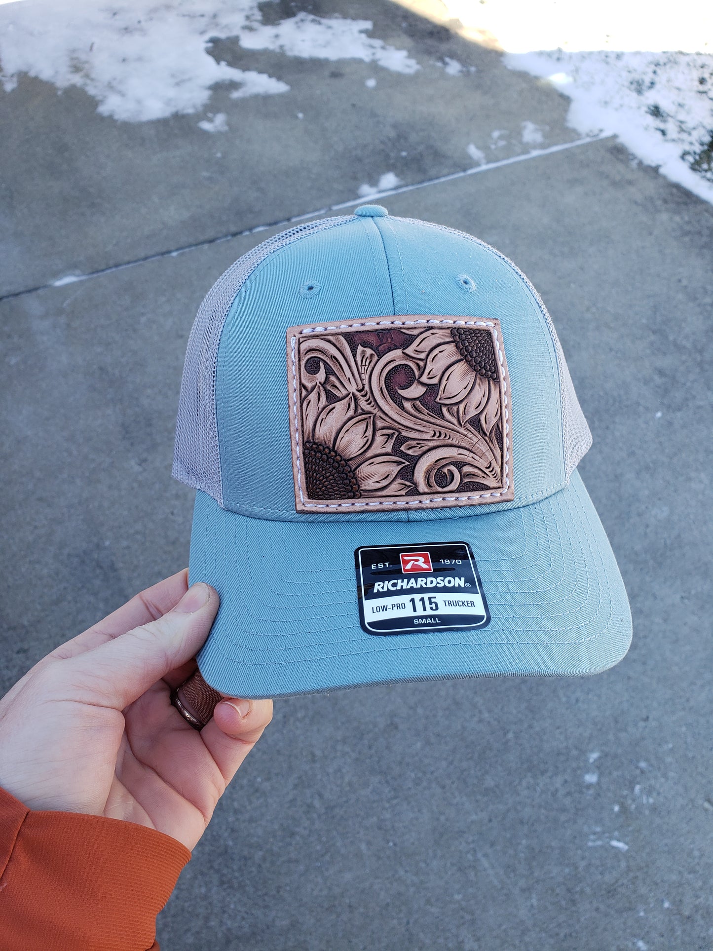 Tooled sunflowers snapback